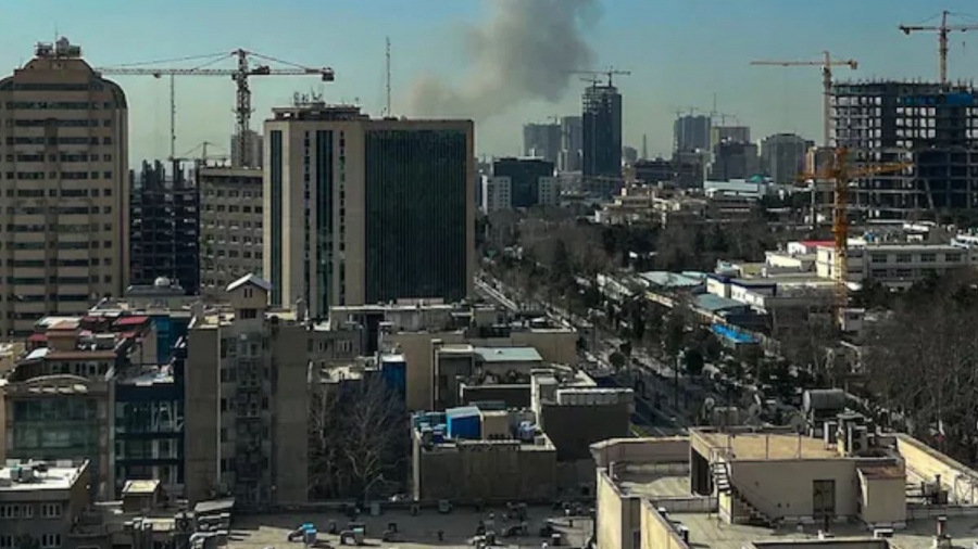 Εμπόλεμη ζώνη τα Εμιράτα - Πύραυλοι πάνω από το Άμπου Ντάμπι, ένας νεκρός - Εκρήξεις στο Ντουμπάι