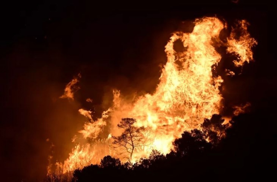 Κόκκινος συναγερμός στην Πυροσβεστική - Ξέσπασαν 55 πυρκαγιές σε ένα 24ωρο