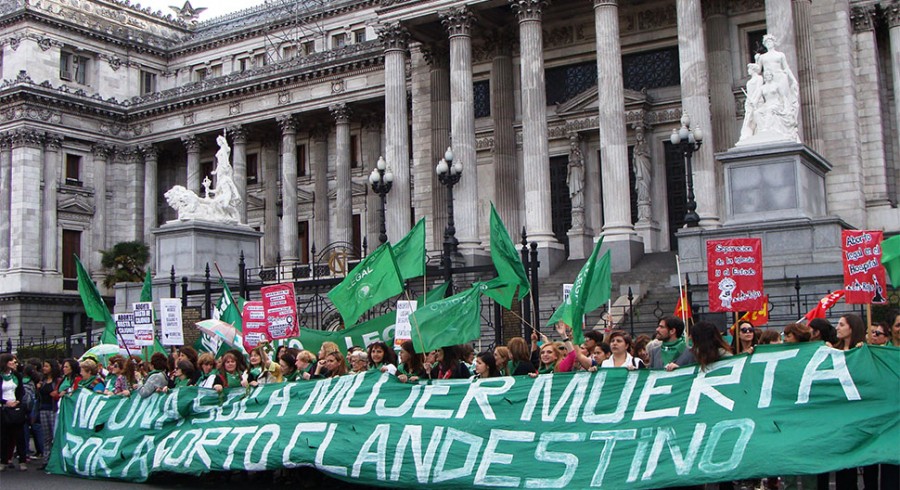 Ιστορική απόφαση για τη νομιμοποίηση των αμβλώσεων στην Αργεντινή