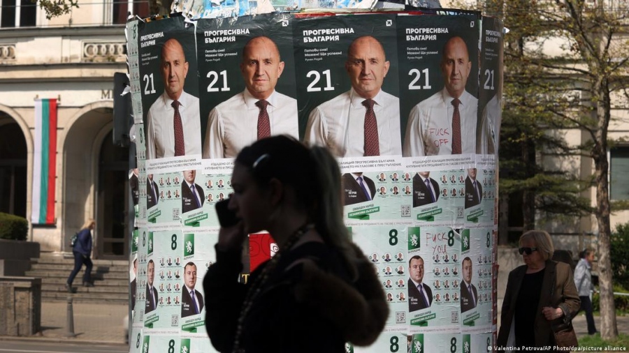 Η Βουλγαρία σε αχαρτογράφητα νερά με «καπετάνιο» τον Radev