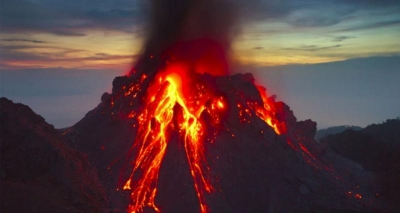 Ανησυχία για τον παράδεισο των ελληνικών διακοπών: Η ηφαιστειακή έκρηξη στη Σαντορίνη είναι θέμα χρόνου - Τι γράφουν γερμανικά ΜΜΕ