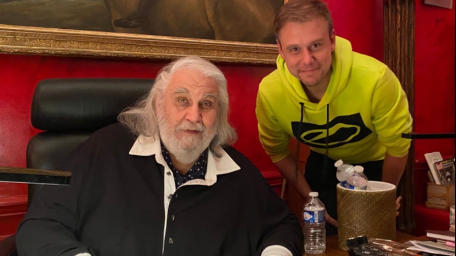 Armin Van Buuren για Βαγγέλη Παπαθανασίου: Απίστευτη τιμή που συνάντησα έναν από τους ήρωές μου