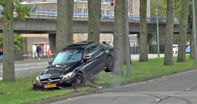 Video: Να γιατί μία Mercedes-AMG C63 (και όχι μόνο) δεν είναι για όλους