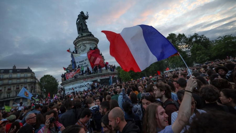 Η Γαλλία, ο νέος «κακός μαθητής» της Ευρώπης - Όλοι οι δρόμοι οδηγούν σε… τεχνοκράτες - Το φαβορί για την πρωθυπουργία