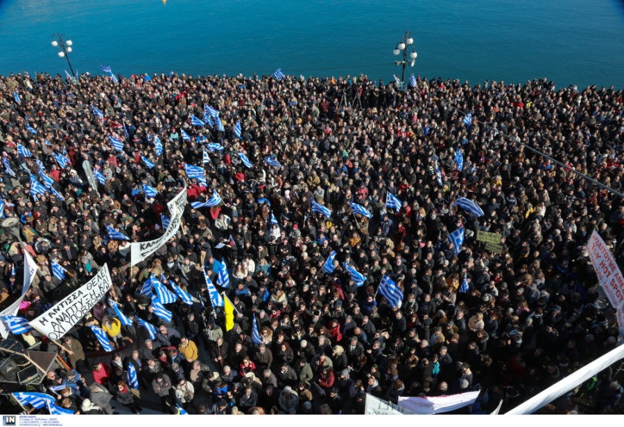 Ψήφισμα διαμαρτυρίας για το προσφυγικό από δημάρχους και περιφερειάρχη Β. Αιγαίου - Μηταράκης: Προχωράμε τον σχεδιασμό μας