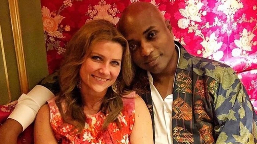 Καν' το όπως ο Harry: Η πριγκίπισσα της Νορβηγίας παραιτήθηκε από τα βασιλικά της καθήκοντα για να ζήσει τον έρωτά της