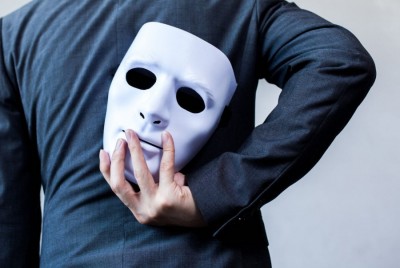 Κοινωνία αγέλης, γεμάτη φόβο - Η μάσκα το 2019 θα σε οδηγούσε στην αστυνομία, το 2020 είναι αμφίβολο εάν σε οδηγεί στην σωτηρία