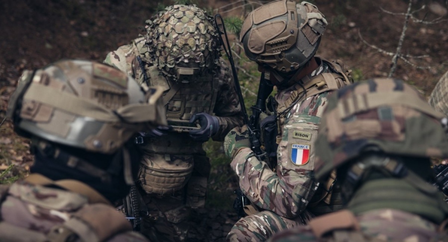 Πανικός στη Γαλλία για την ενίσχυση της στρατιωτικής ισχύος της Γερμανίας