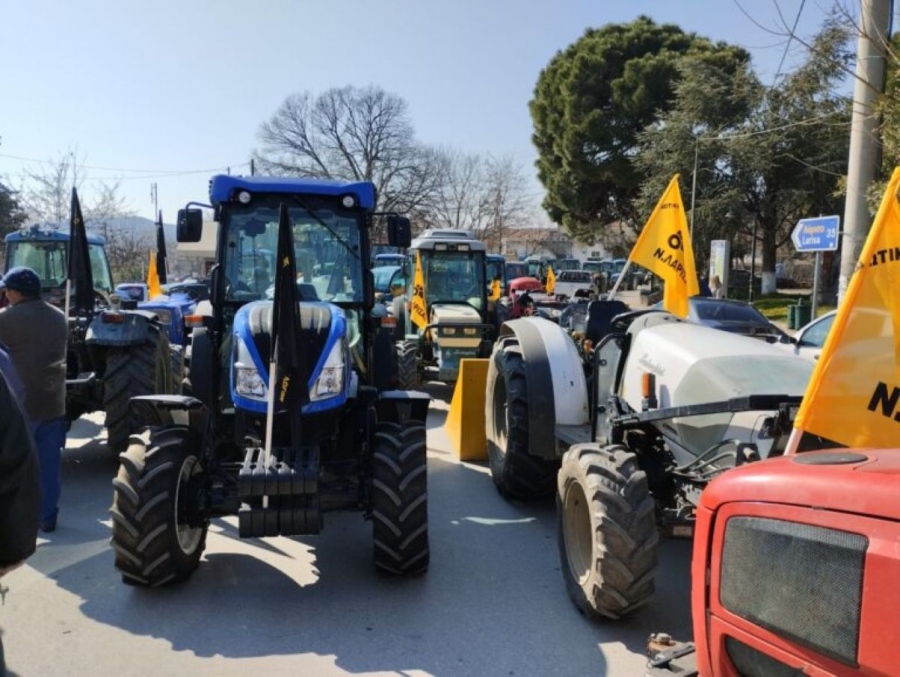 Πανθεσσαλική σύσκεψη την ερχόμενη Τρίτη – Οι αγρότες αποφασίζουν για “έξοδο” στα μπλόκα, ζεσταίνουν τα τρακτέρ