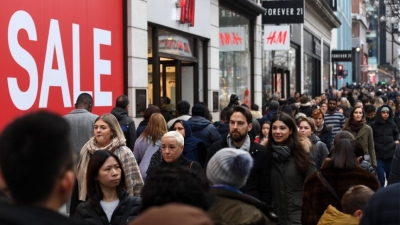 Βρετανία: Φτωχαίνουν οι πολίτες - Δεν έχουν αποταμιεύσεις, προσφεύγουν σε βραχυπρόθεσμα δάνεια
