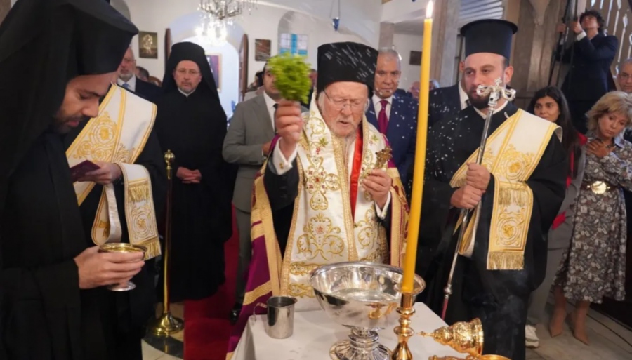 Μεγάλη στιγμή για τον ελληνισμό της Πόλης - Πατριάρχης Βαρθολομαίος: Έκανε τον Αγιασμό του ιερού ναού Αγίου Χαραλάμπους Βεβεκίου