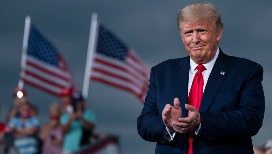 ΗΠΑ:  Πώς η φωτογραφία σύλληψης του Trump συγκέντρωσε  7,1 εκατ -  Οι fan άνοιξαν τα πορτοφόλια