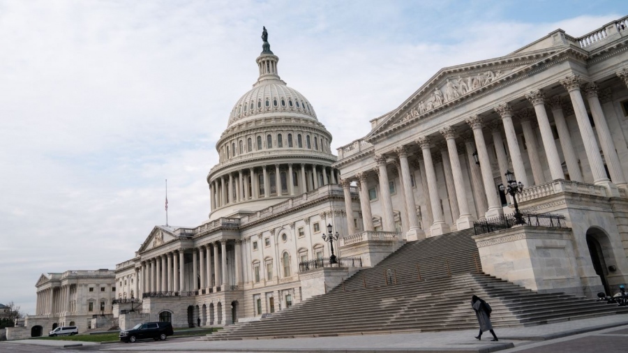 ΗΠΑ: Η Γερουσία αναβάλλει τις κυρώσεις κατά της Ρωσίας έως το φθινόπωρο