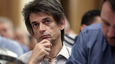 Σύντροφος «τουφεκάει» συντρόφους - Καρανίκας: Άχρηστη και ανίκανη η αντιπολίτευση