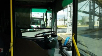 Παραλίγο νέα αδιανόητη τραγωδία μετά τα Τέμπη – Έπεσε η οροφή λεωφορείου της γραμμής 040 με 40 επιβάτες, εικόνες διάλυσης