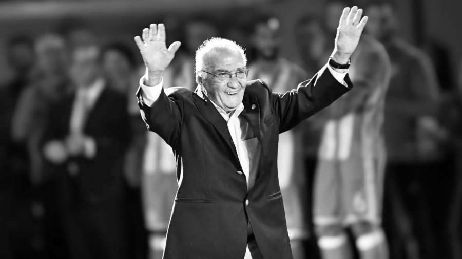 Πέθανε ο θρύλος του Ολυμπιακού Γιώργος Δαρίβας