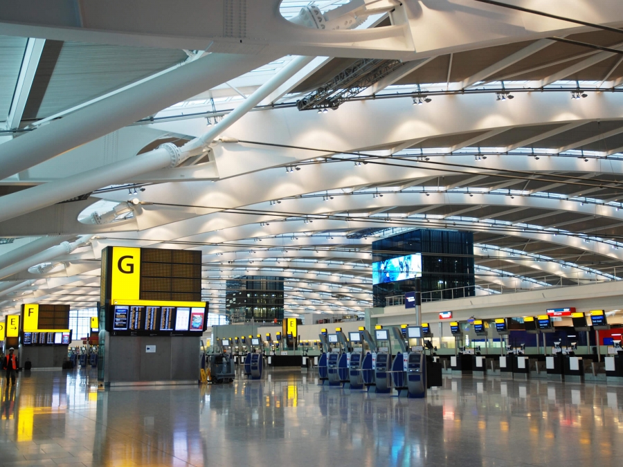 Βρετανία: Βουτιά 73% για την επιβατική κίνηση στο αεροδρόμιο του Heathrow το 2020