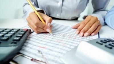 Τι εισφορές θα πληρώνουν 1,6 εκατ. αυτοαπασχολούμενοι και αγρότες