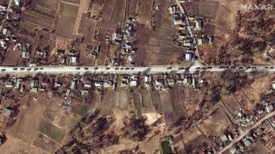 Ελιγμοί στο πεδίο της μάχης - Ρωσική στρατιωτική φάλαγγα διασκορπίστηκε μερικώς βόρεια του Κιέβου