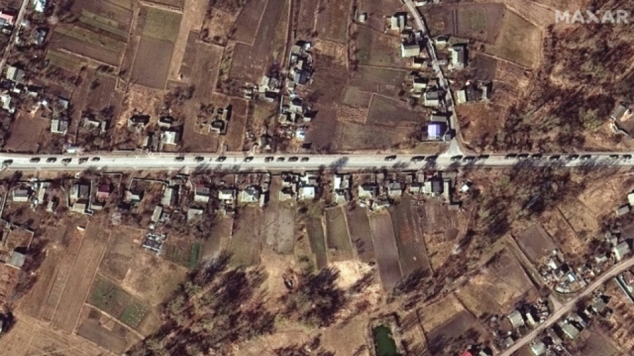 Ελιγμοί στο πεδίο της μάχης - Ρωσική στρατιωτική φάλαγγα διασκορπίστηκε μερικώς βόρεια του Κιέβου