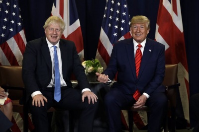 Johnson σε Trump: Αναθεώρησε την απόφαση σου για δασμούς σε βρετανικά και ευρωπαϊκά προϊόντα