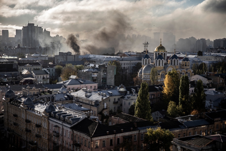 Συναγερμός στην Ουκρανία, ισχυρές εκρήξεις στο Κίεβο – Μαζική επίθεση Ρωσίας με πυραύλους, drones