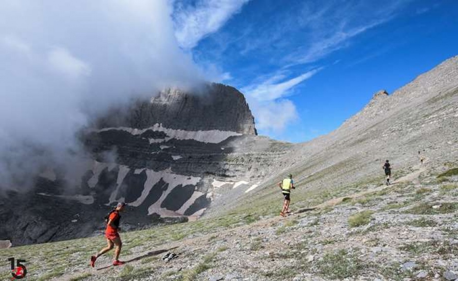Το Φυσικό Μεταλλικό Νερό ΑΥΡΑ στο πλευρό των δρομέων του 15ου Olympus Marathon
