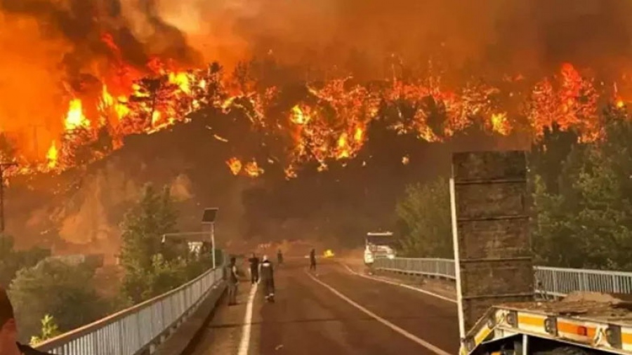 Πύρινη κόλαση - Τραγωδία στην Τουρκία με 10 νεκρούς δασεργάτες