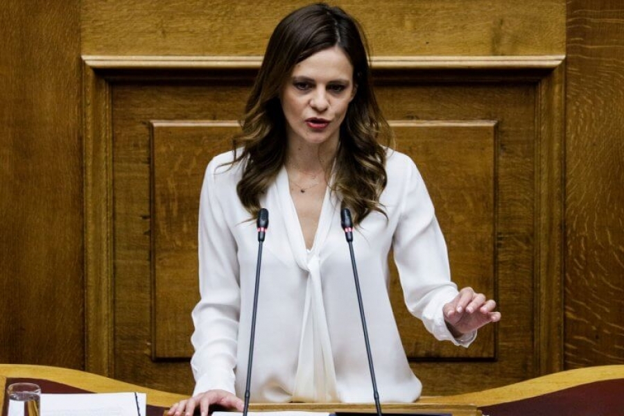 Βουλή - Έφη Αχτσιόγλου (ΣΥΡΙΖΑ): Προϋπολογισμός αδικιών και πολιτικών αδιεξόδων