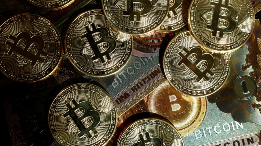 Σε αναμμένα κάρβουνα, οι επενδυτές - Τι θα σημάνει η μείωση επιτοκίων για Bitcoin, S&P 500 και χρυσό - Τι έχει δείξει η ιστορία