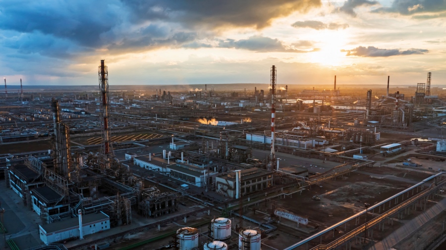 Υποκρισία και αυτοταπείνωση - Η Βρετανία στρέφεται στο ρωσικό πετρέλαιο για να αποσοβήσει την ενεργειακή κατάρρευση