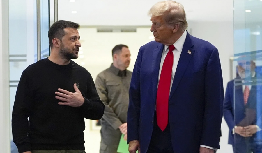 Bloomberg: Ο Trump θα πιέσει ασφυκτικά τον Zelensky για παραχώρηση εδαφών, με αντάλλαγμα εγγυήσεις ασφάλειας