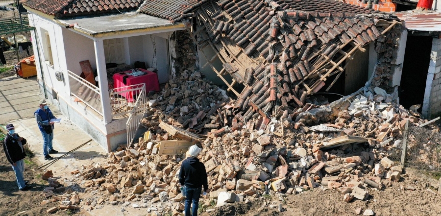 Ελασσόνα: Κατέληξε ο ηλικιωμένος που είχε καταπλακωθεί από το σεισμό - Στα 900 τα ακατοίκητα σπίτια