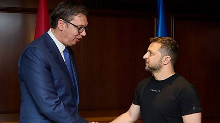 Πισώπλατο χτύπημα από Vucic - Προμηθεύει με όπλα την Ουκρανία μέσω τρίτων χωρών