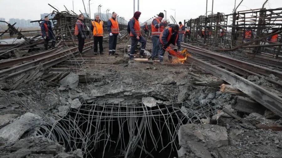 Γιατί η Ρωσία χτυπά τη Νότια Γέφυρα στο Κίεβο – Ανεστάλησαν οι παραδόσεις οπλισμού