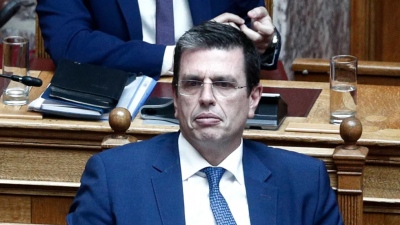 Ο Καιρίδης «αδειάζει» τον Γεραπετρίτη για την ροζ ελληνική σημαία: «Οι καλλιτέχνες έχουν μια ελευθερία και καλά την έχουνε»