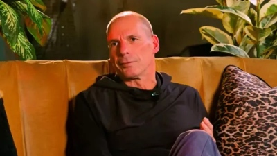 Παραπέμπεται σε δίκη ο Γιάνης Βαρουφάκης μετά τις δηλώσεις του για τα ναρκωτικά