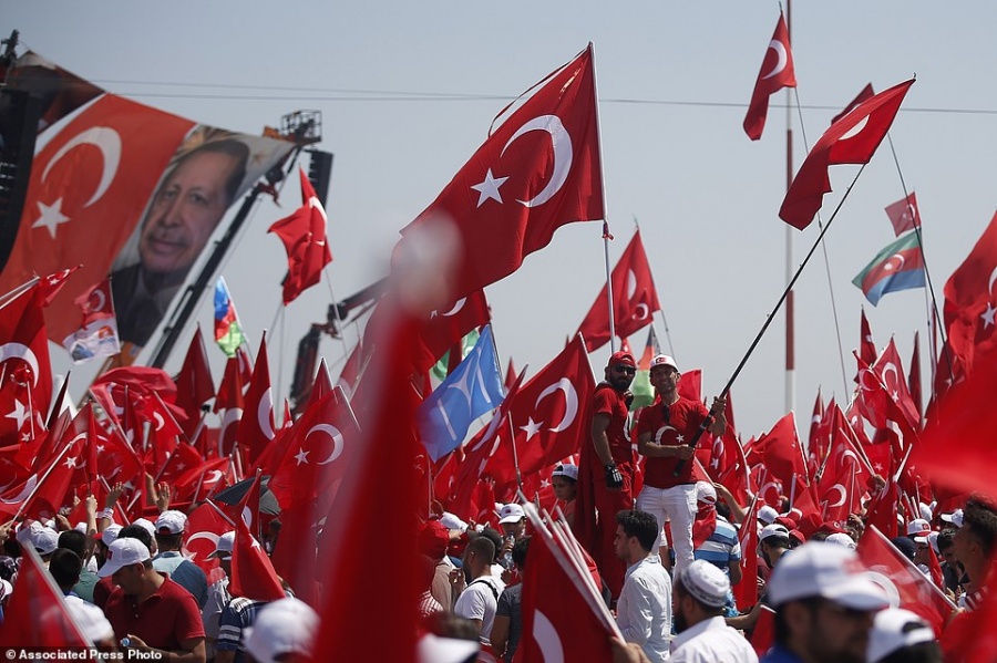 Συνεχίζεται το πογκρόμ στην Τουρκία – Εντολή σύλληψης 133 στρατιωτικών