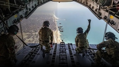 Μετά τον θάνατο ενός στρατιώτη, η Βρετανία παραδέχτηκε ότι έστειλε κρυφά στρατεύματα στην Ουκρανία