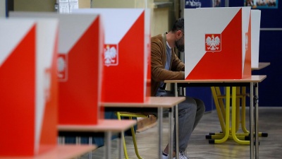 Πολωνία: Αναβλήθηκαν οι προεδρικές εκλογές λόγω κορωνϊού – Άγνωστο το πότε θα γίνουν