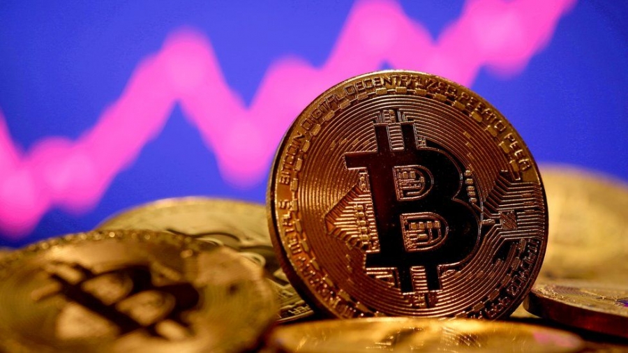 Στα 57.000 επέστρεψε το Bitcoin μετά το sell off - Ώθηση στην αγορά από τα... ηπιότερα συμπτώματα της Omicron