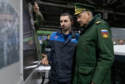 Ρωσία: Στο φουλ η αμυντική βιομηχανία – Πυρετώδης παραγωγή όπλων και πυρομαχικών στη Δυτική Σιβηρία