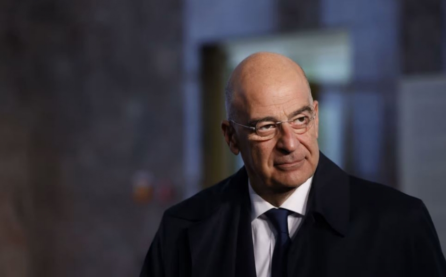 Politico: Γεια σας και τα… λέμε – Πώς ο Έλληνας ΥΠΕΞ Δένδιας προσγειώθηκε στην Τρίπολη της Λιβύης και απογειώθηκε…