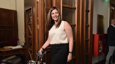 Ζαχαράκη: Πρόσληψη 8.000 αναπληρωτών στα σχολεία