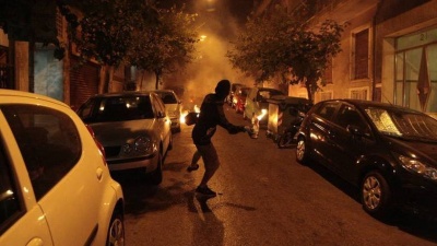 Επεισόδια, χημικά και μολότοφ στα Εξάρχεια μετά την πορεία υπερ του Δ. Κουφοντίνα