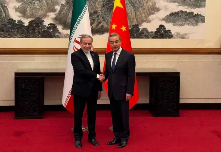 Trump made a laughingstock: Iran's Araghchi in China with secret plan for Persian Gulf and Hormuz