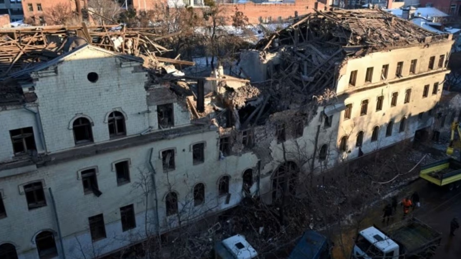 Πύρινος όλεθρος στο Kharkiv: Νέο ρωσικό πλήγμα σε ξενοδοχείο όπου διέμεναν ξένοι μισθοφόροι και τάγματα νεοναζί