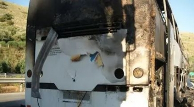 Φωτιά σε λεωφορείο με 52 μαθητές που πήγαινε στο Μέτσοβο - Συναγερμός στην Πυροσβεστική