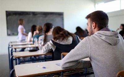 Υπ. Παιδείας: Από σήμερα 3/9 οι επαναληπτικές πανελλαδικές εξετάσεις – Αρχή με τη Νέα Ελληνική Γλώσσα