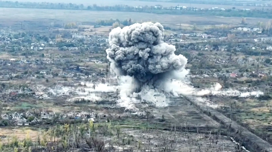 Κόλαση από... αίμα και μπαρούτι στην Volnovakha - Οι Ρώσοι εκμηδένισαν Ουκρανούς στρατιώτες με 4 φονικές FAB (vid)